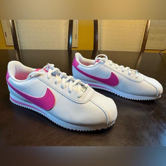 New Nike Cortez Leather White Pink Sneaker Shoes Size US 7Y - Picture 3 of 13